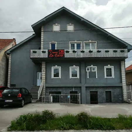 La Casa Hostel *